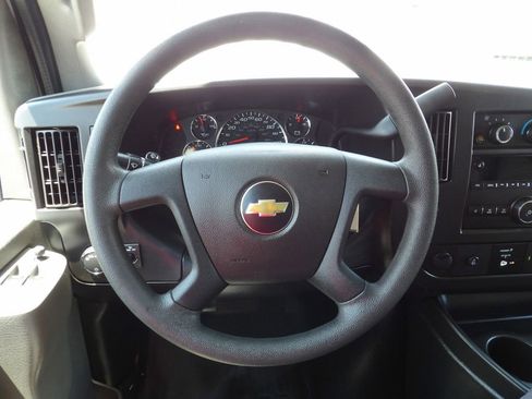 Used 2021 Chevrolet Express 2500 image 20