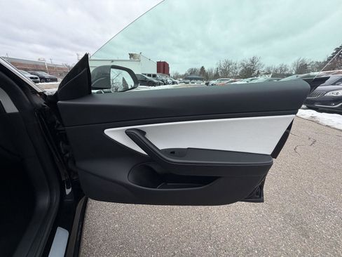 Used 2019 Tesla Model 3 Performance image 25