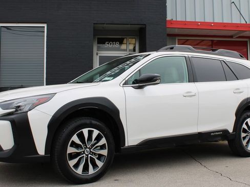 Used 2024 Subaru Outback Limited AWD/4WD image 11