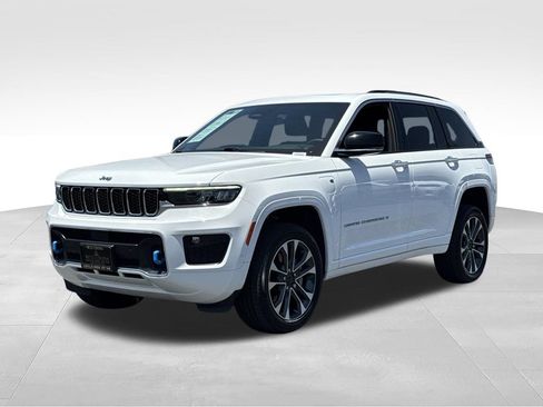 Used 2023 Jeep Grand Cherokee Overland AWD/4WD image 5