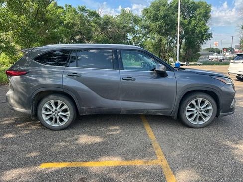 Used 2021 Toyota Highlander Limited AWD/4WD image 9