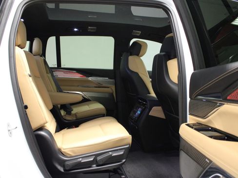 Used 2025 Cadillac Escalade IQ Sport 2 AWD/4WD image 16