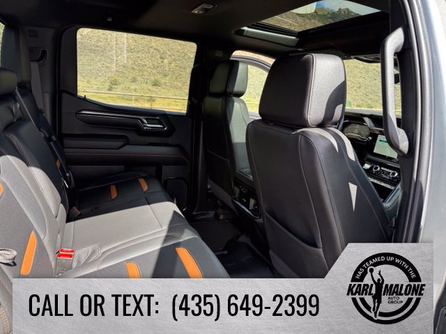 Used 2025 GMC Sierra 1500 AT4 w/ Technology Package AWD/4WD image 34