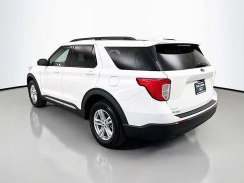Used 2022 Ford Explorer XLT AWD/4WD image 5
