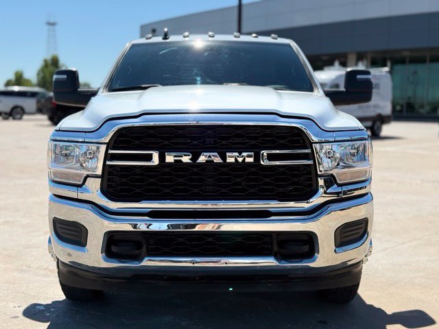 Used 2024 RAM 3500 Tradesman w/ Chrome Appearance Group AWD/4WD image 3
