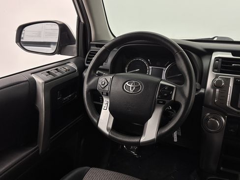 Used 2017 Toyota 4Runner SR5 image 24