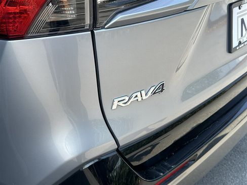 Used 2022 Toyota RAV4 SE w/ Convenience Package AWD/4WD image 31