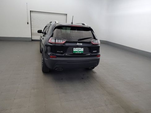 Used 2019 Jeep Cherokee Latitude Plus w/ Cold Weather Group AWD/4WD image 6