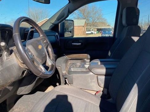 Used 2022 Chevrolet Silverado 2500 LT w/ Convenience Package image 11