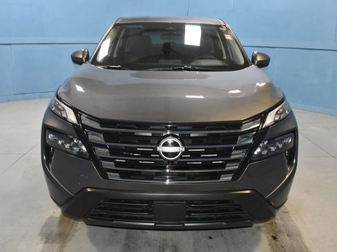 Certified 2025 Nissan Rogue SV image 21