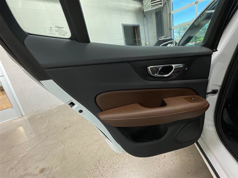 Used 2021 Volvo S60 T8 Inscription AWD/4WD image 22