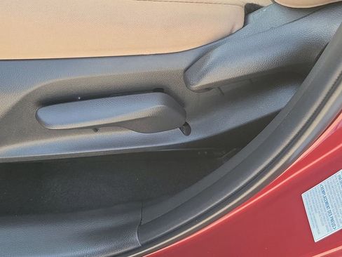 Used 2022 Toyota RAV4 LE image 29