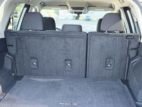 Used 2025 Nissan Rogue SV FWD image 30