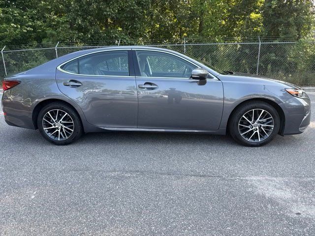 Used 2018 Lexus ES 350 w/ Luxury Package w/Wood Trim FWD image 4