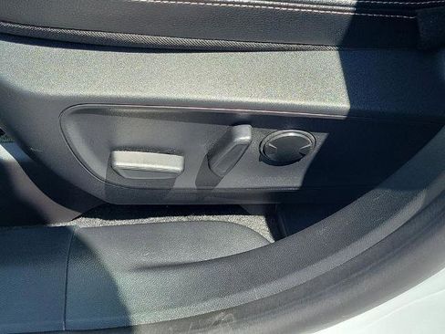 Certified 2025 Ford Escape SE w/ PHEV Premium Package FWD image 22