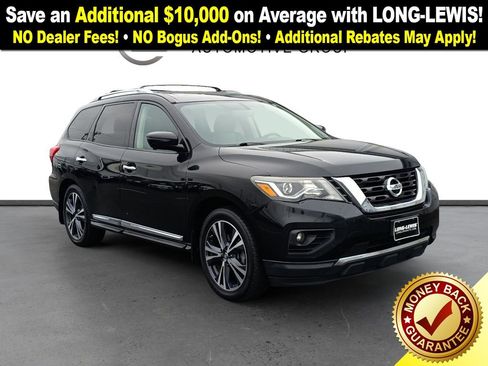 Used 2017 Nissan Pathfinder Platinum image 10