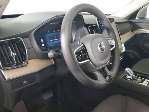 Used 2025 Volvo XC90 B6 Plus image 26