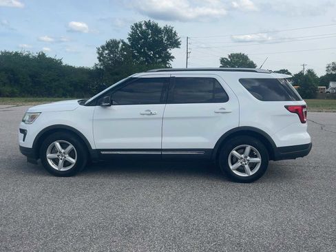 Used 2019 Ford Explorer XLT w/ Equipment Group 201A FWD image 4