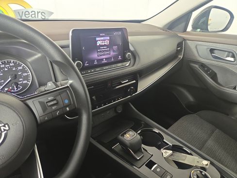 Used 2023 Nissan Rogue SV image 23