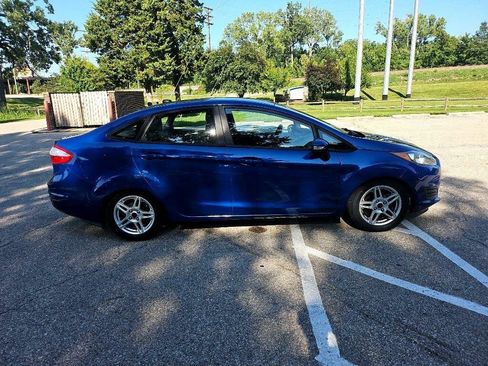 Used 2019 Ford Fiesta SE w/ Cold Weather Package image 4