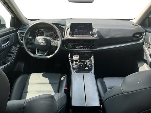 Used 2026 Nissan Rogue SV w/ SV Premium Package FWD image 17