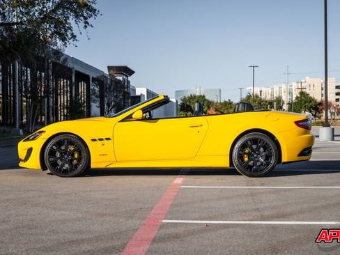 Used 2014 Maserati GranTurismo Sport RWD image 54