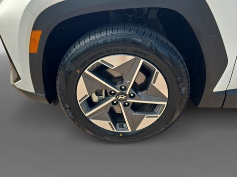 Certified 2025 Hyundai Tucson SEL AWD/4WD image 9