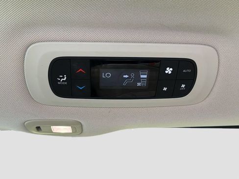 Used 2017 Chrysler Pacifica Platinum FWD image 24