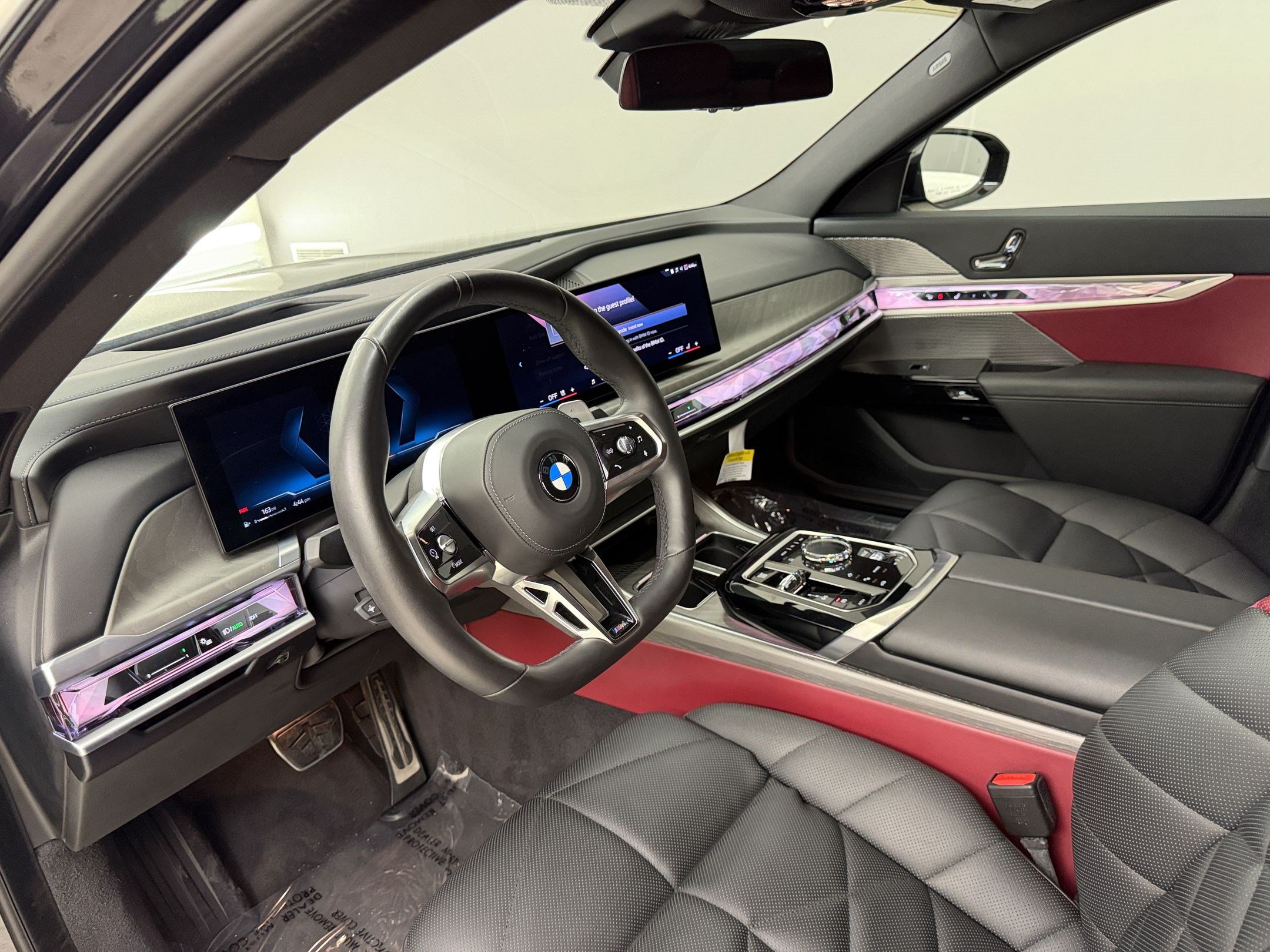 Certified 2025 BMW 740i w/ Premium Package RWD image 4