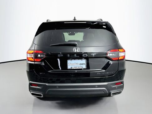 Used 2025 Honda Pilot Black Edition image 6