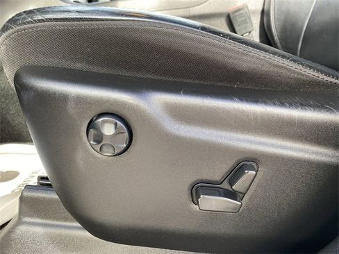 Used 2022 Jeep Grand Cherokee Limited image 13