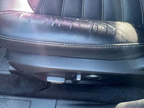 Used 2017 Ford Fusion SE w/ Equipment Group 201A image 18