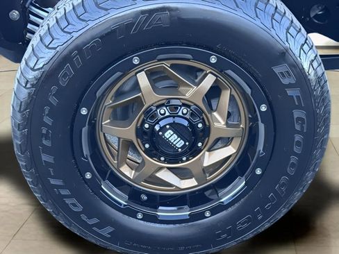 Used 2022 Jeep Gladiator Sport image 39