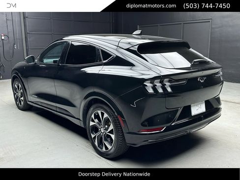 Used 2021 Ford Mustang Mach-E Premium image 5