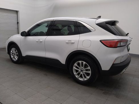 Used 2021 Ford Escape SE image 3