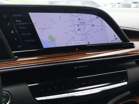 Used 2024 Cadillac Escalade Luxury RWD image 30