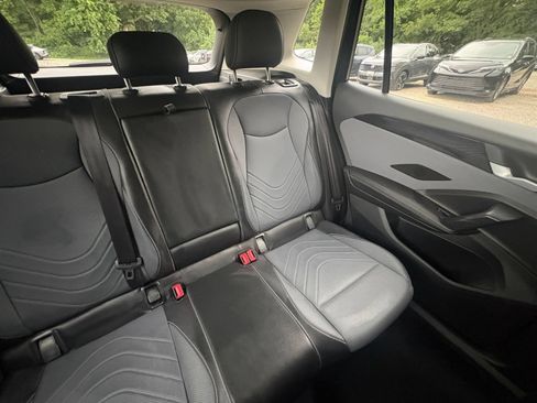 Used 2026 Volkswagen Tiguan SE AWD/4WD image 30