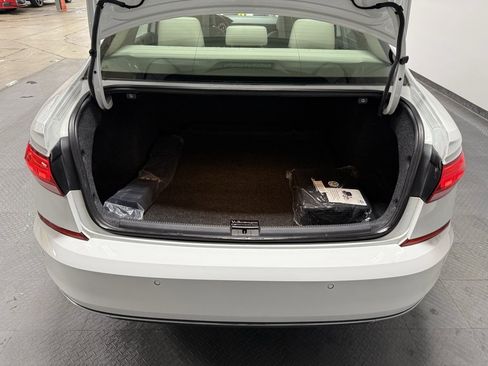 Used 2020 Volkswagen Passat 2.0T SEL image 21