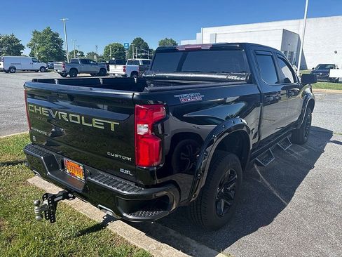 Used 2022 Chevrolet Silverado 1500 Custom Trail Boss AWD/4WD image 11