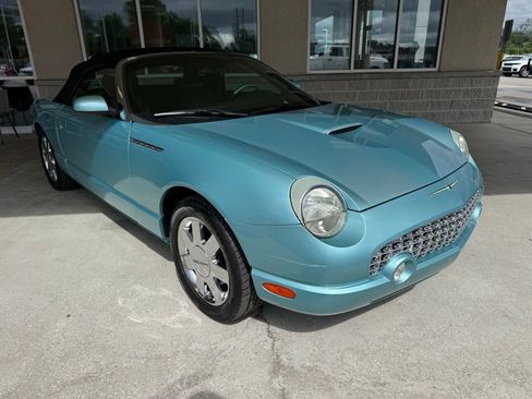 Used 2002 Ford Thunderbird RWD image 3