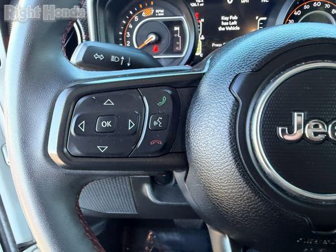 Used 2024 Jeep Wrangler Rubicon image 32