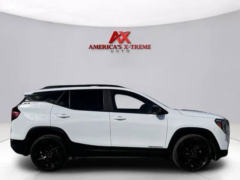 Used 2023 GMC Terrain SLE w/ Driver Convenience Package FWD image 7