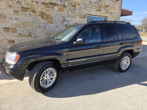 Used 2004 Jeep Grand Cherokee Limited w/ Trailer Tow Group IV image 2
