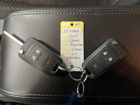 Used 2017 Chevrolet Equinox LS image 25