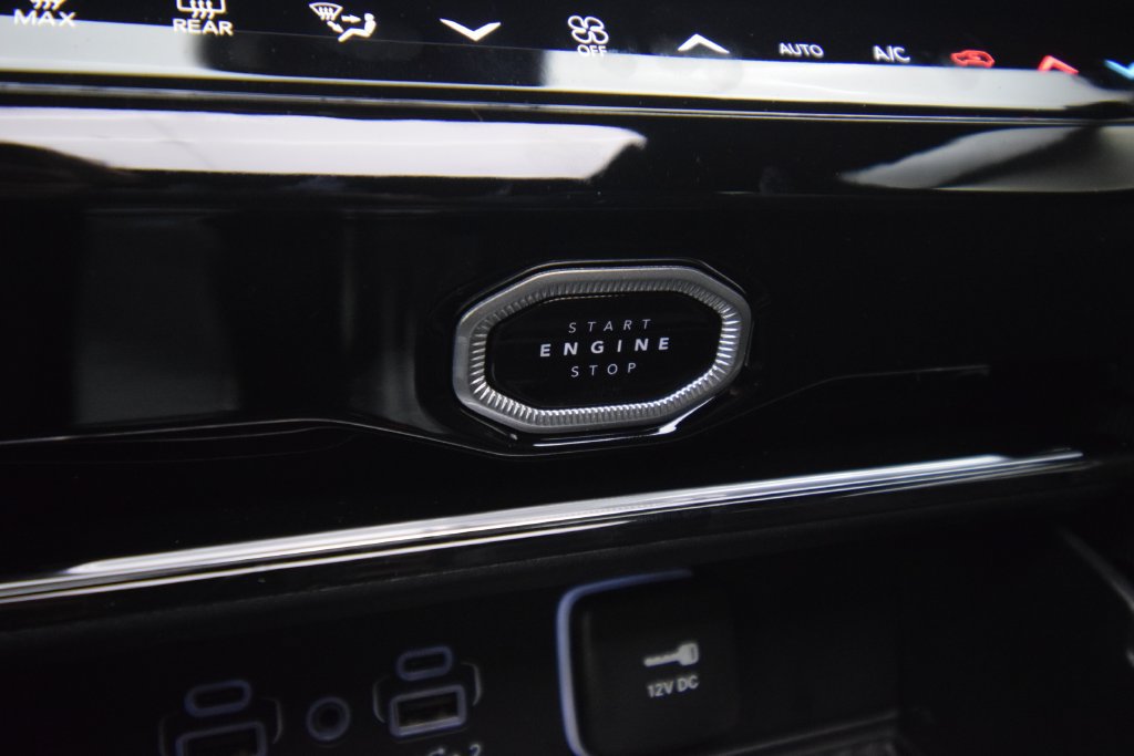 New 2027 Jeep Grand Cherokee Altitude AWD/4WD image 23