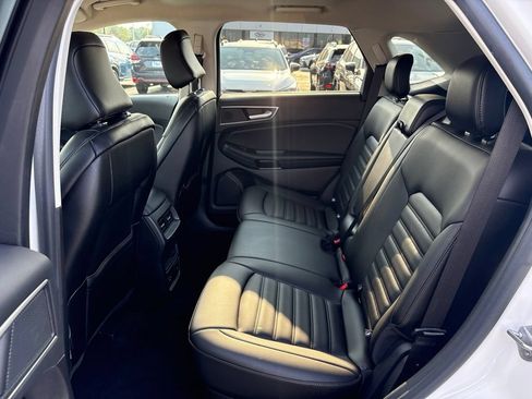 Used 2021 Ford Edge SEL w/ Convenience Package FWD image 9