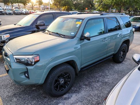 Used 2022 Toyota 4Runner Trail Special Edition AWD/4WD image 3