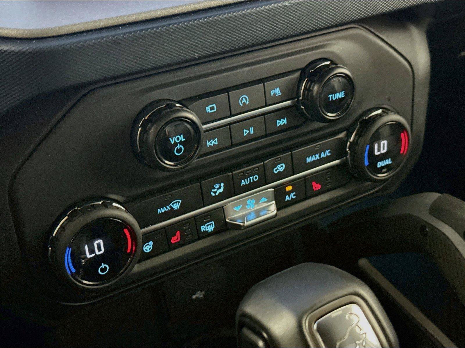 Used 2024 Ford Bronco Outer Banks AWD/4WD image 25