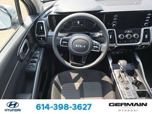 Used 2022 Kia Sorento LX FWD image 17