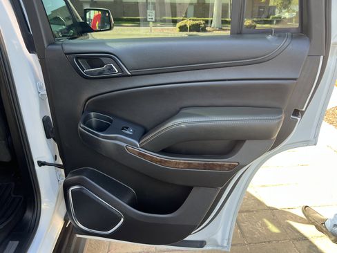Used 2018 Chevrolet Tahoe LT w/ Luxury Package image 32